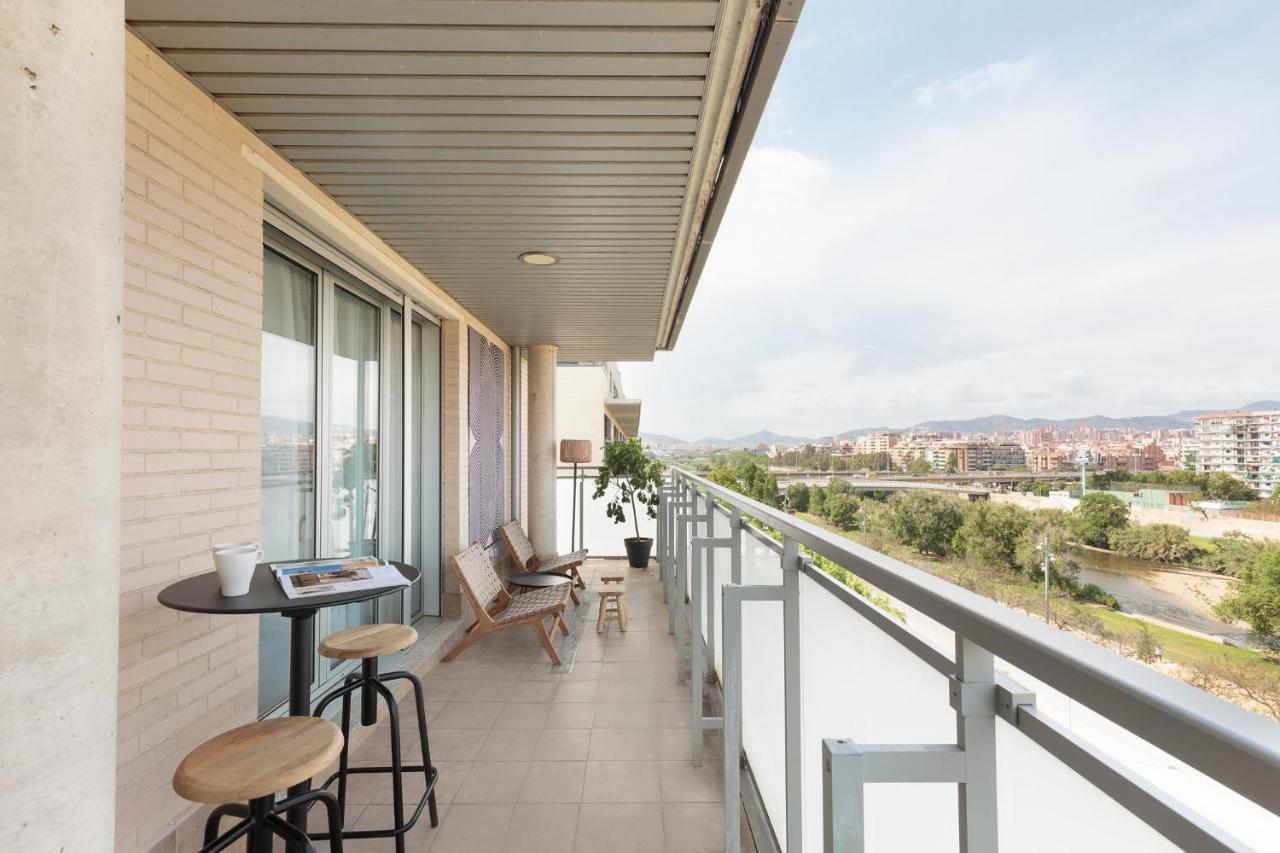 Port Forum Apartments By Olala Homes ซานต์อาเตรียเดเบซอซ ภายนอก รูปภาพ