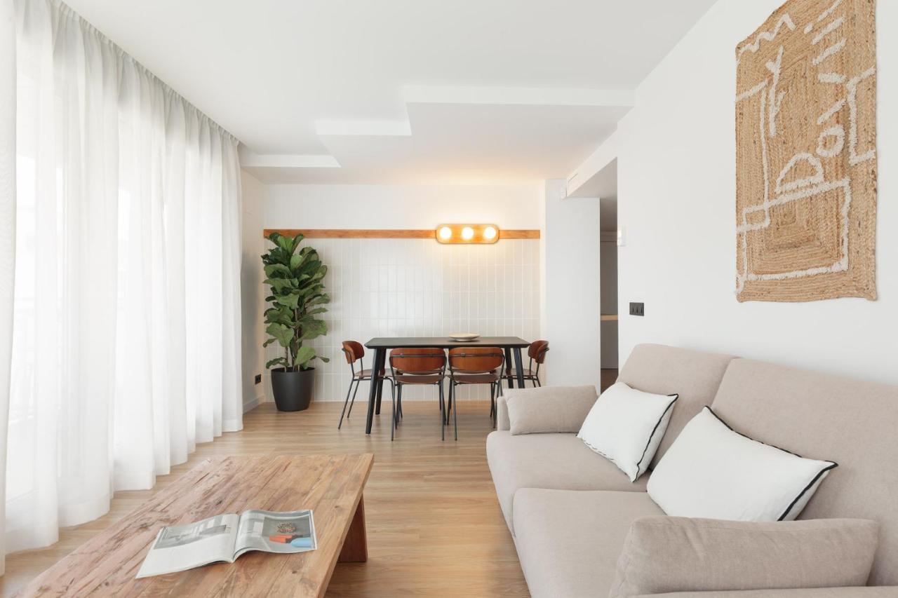 Port Forum Apartments By Olala Homes ซานต์อาเตรียเดเบซอซ ภายนอก รูปภาพ