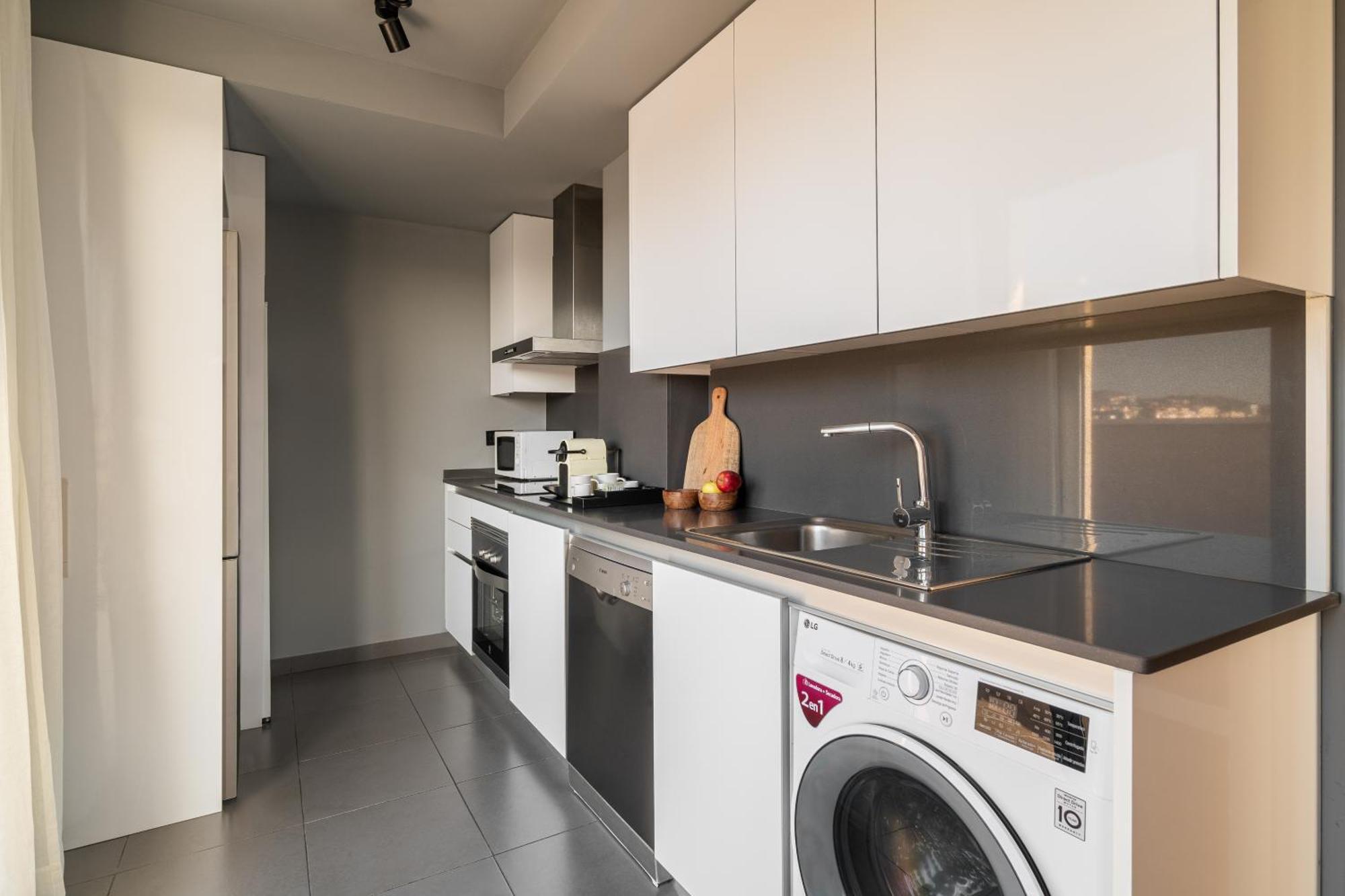 Port Forum Apartments By Olala Homes ซานต์อาเตรียเดเบซอซ ภายนอก รูปภาพ