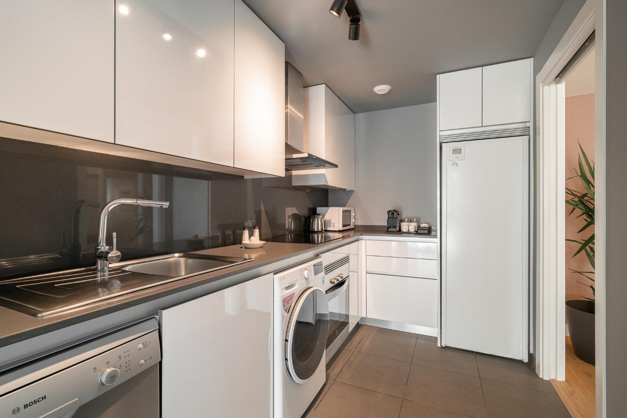 Port Forum Apartments By Olala Homes ซานต์อาเตรียเดเบซอซ ภายนอก รูปภาพ