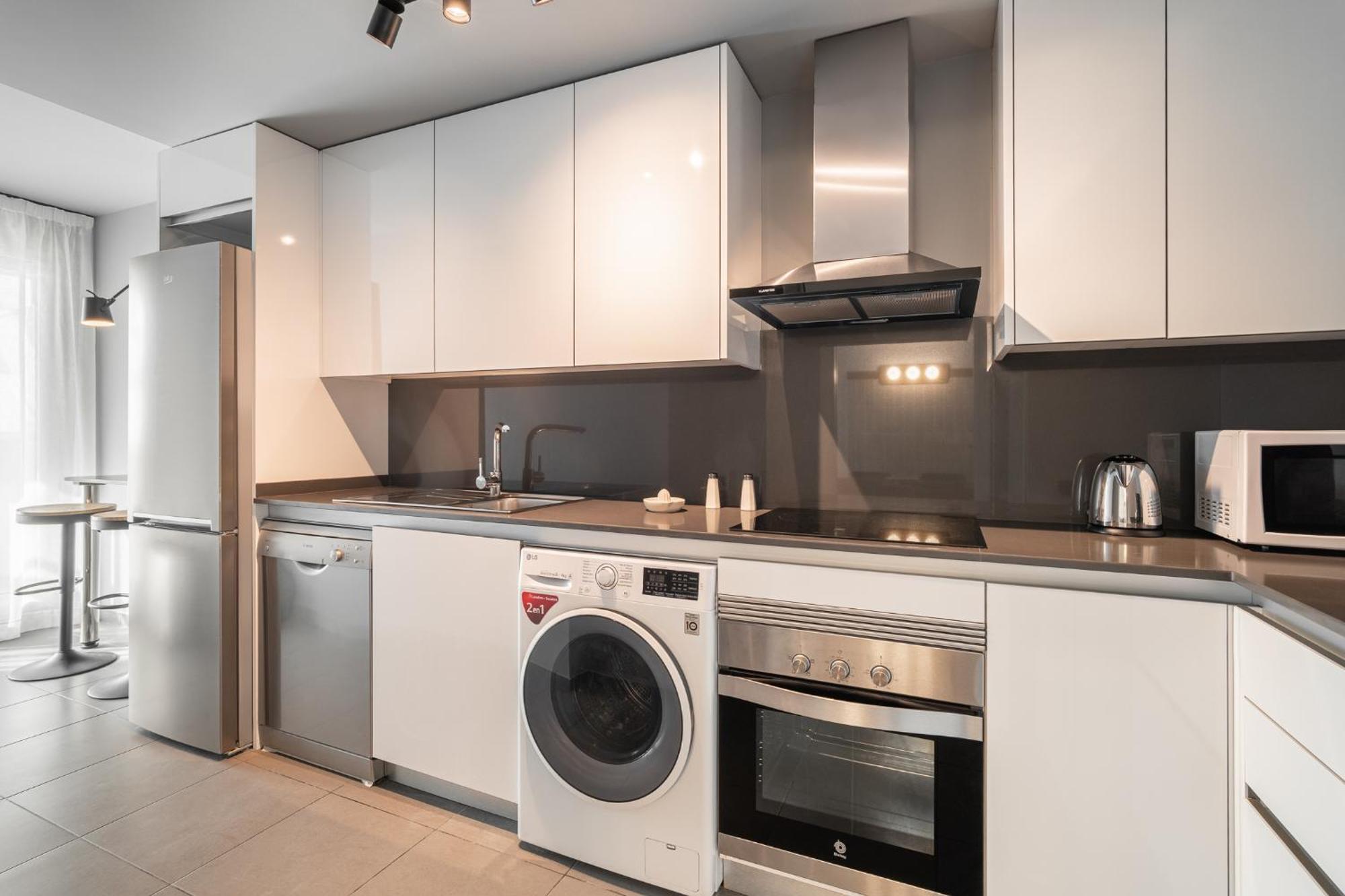 Port Forum Apartments By Olala Homes ซานต์อาเตรียเดเบซอซ ภายนอก รูปภาพ