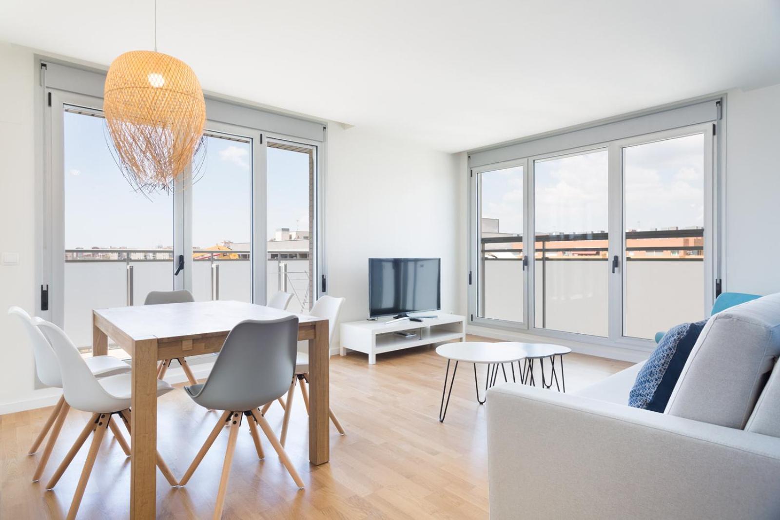 Port Forum Apartments By Olala Homes ซานต์อาเตรียเดเบซอซ ภายนอก รูปภาพ