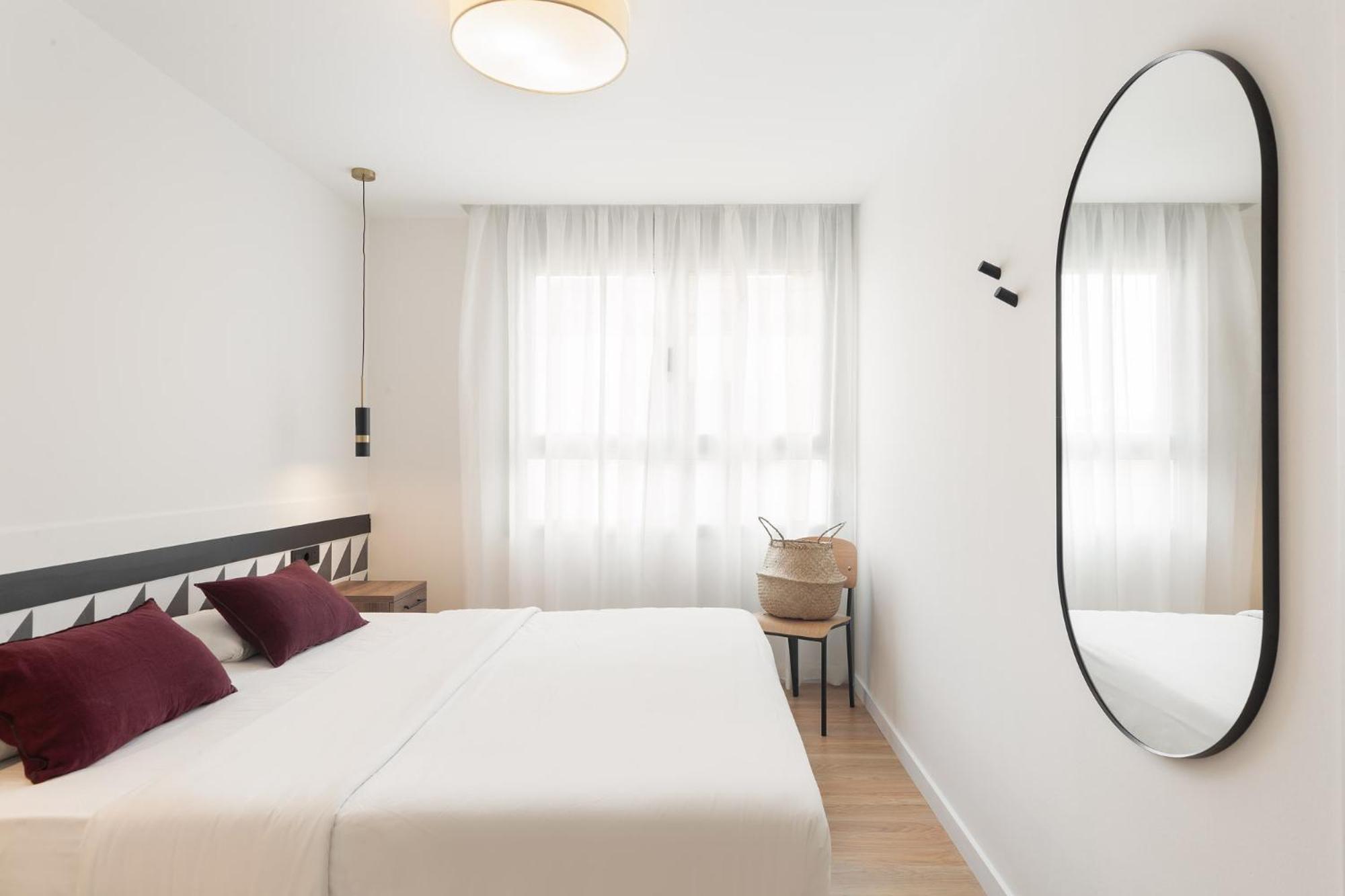 Port Forum Apartments By Olala Homes ซานต์อาเตรียเดเบซอซ ภายนอก รูปภาพ