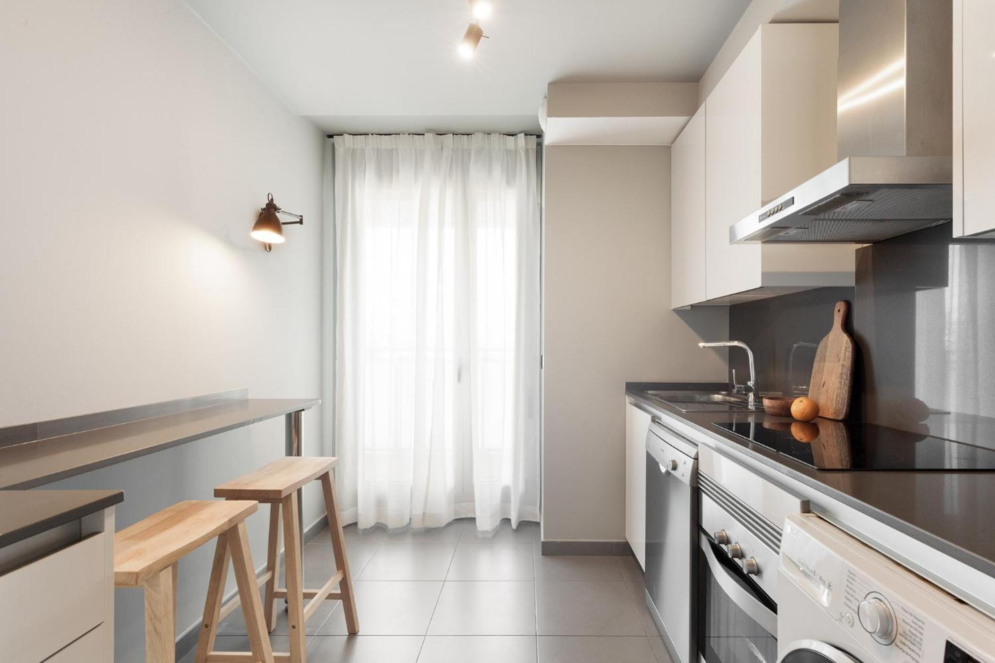 Port Forum Apartments By Olala Homes ซานต์อาเตรียเดเบซอซ ภายนอก รูปภาพ