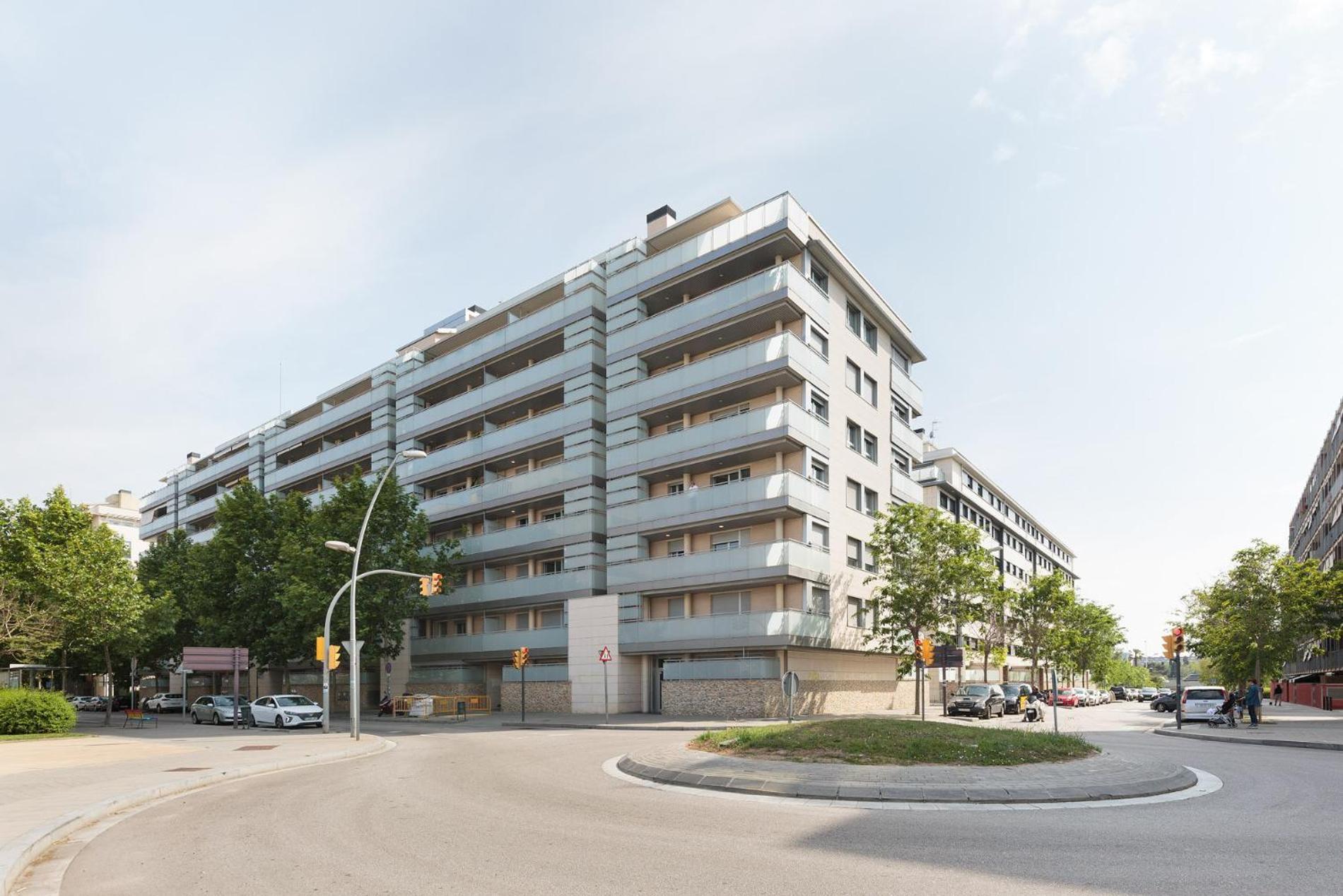 Port Forum Apartments By Olala Homes ซานต์อาเตรียเดเบซอซ ภายนอก รูปภาพ